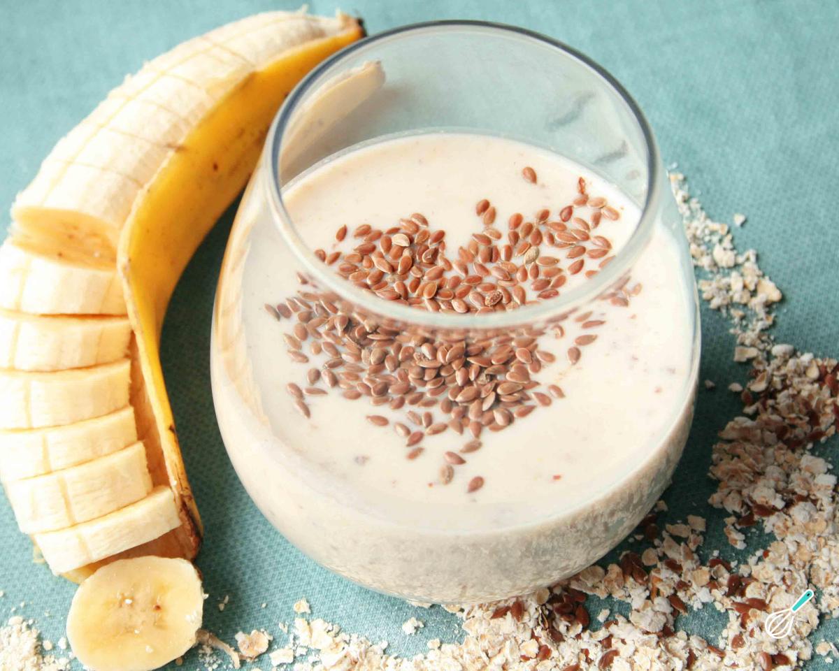 Vitamina de banana com aveia e linhaça