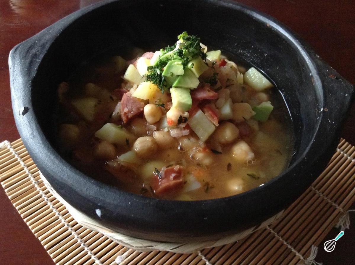 Receita de Grão de bico com linguiça e bacon