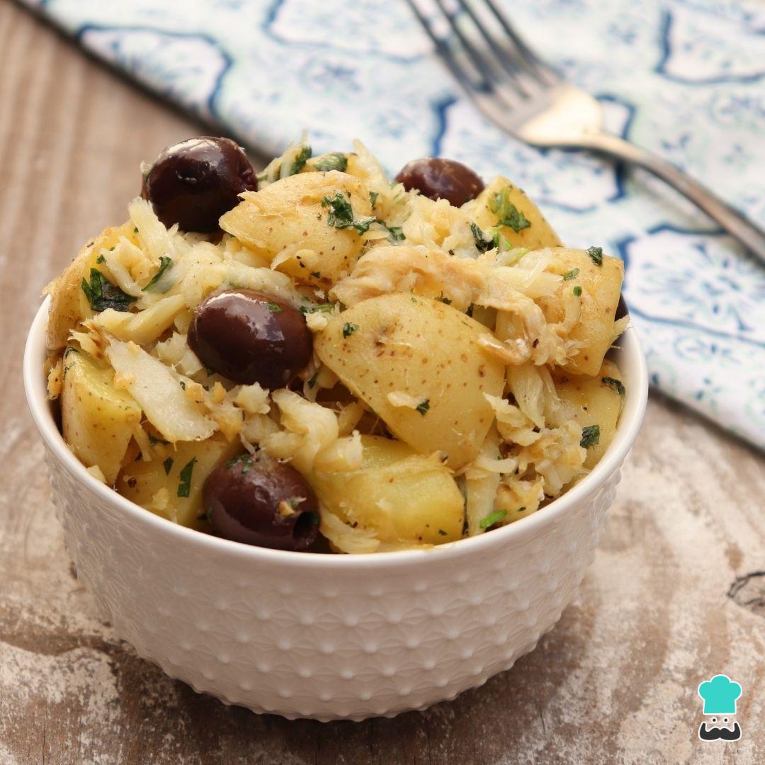 Salada de bacalhau para a Semana Santa receita fácil e rápida