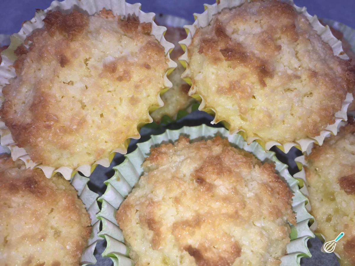 Receita de Bolinho de coco simples