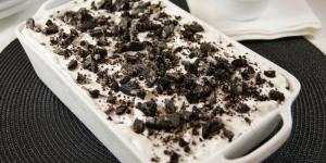Pavê de chocolate branco com Negresco