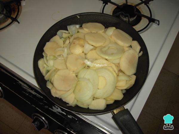 Receita de Batata gratinada simples na frigideira - Passo 2