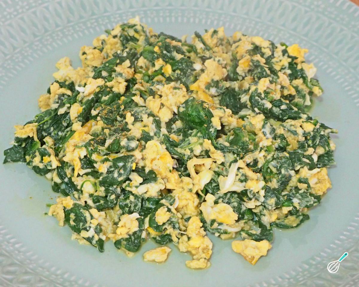 Receita de Ovo mexido com espinafre