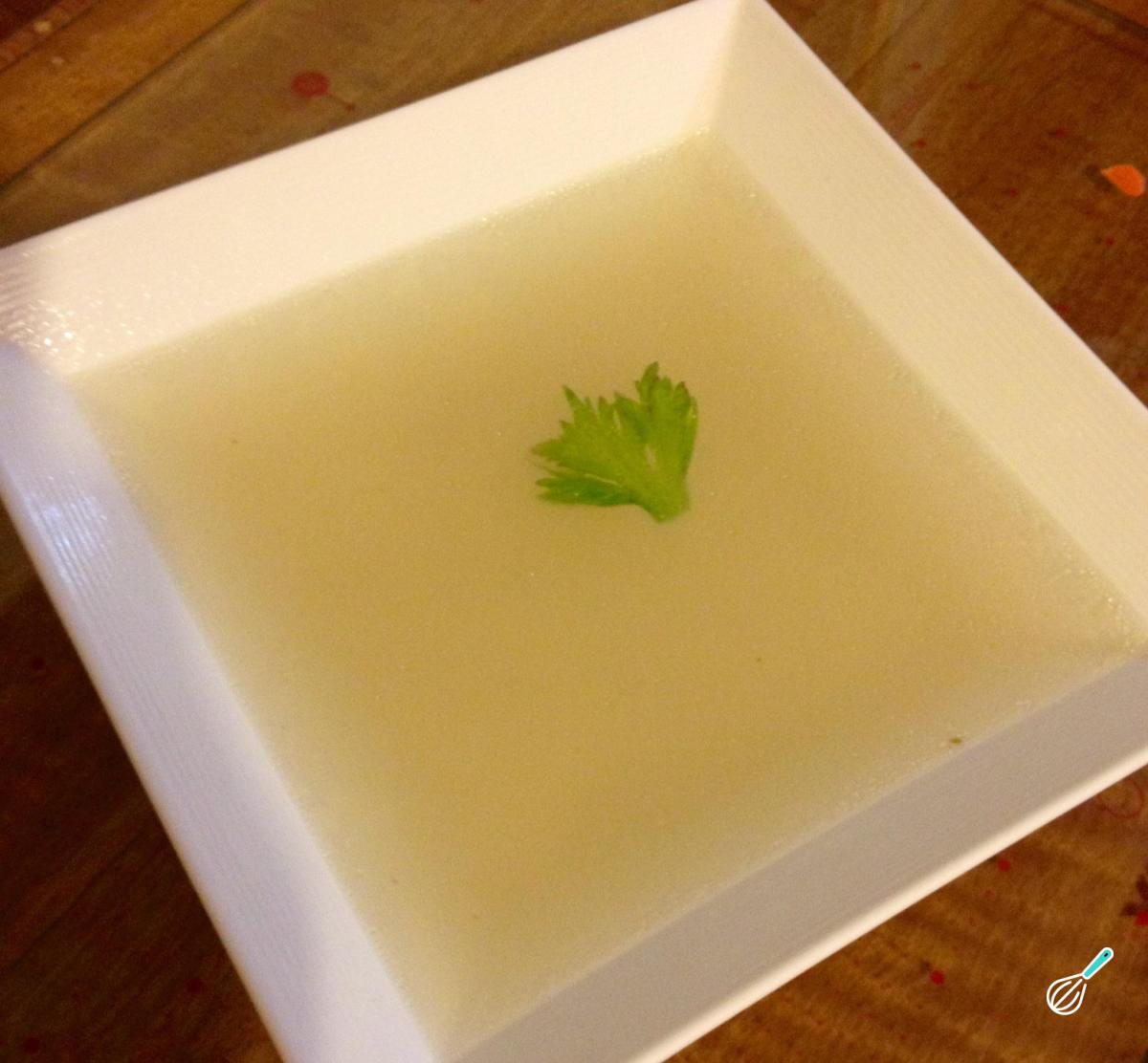 Receita de Caldo de galinha básico