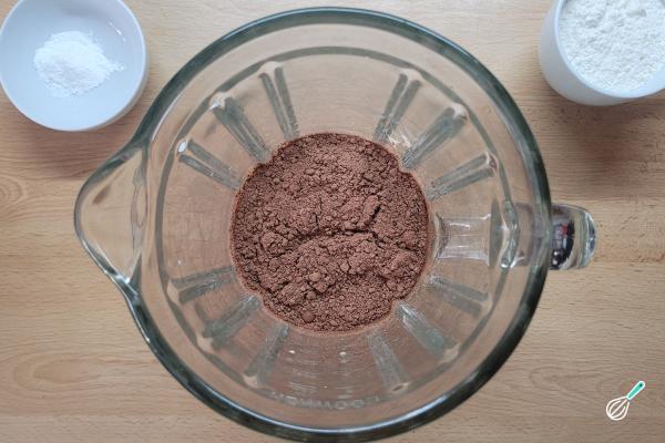 Receita de Bolo de chocolate fofinho de liquidificador da vovó - Passo 3