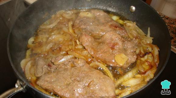 Receita de Bife acebolado com maionese - Passo 2