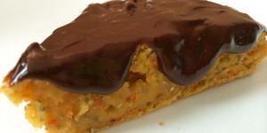 Bolo de cenoura vegano