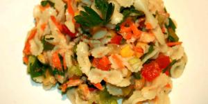 Salada de patê de atum e queijo