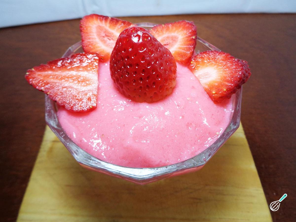 Receita de Mousse de morango com iogurte e gelatina