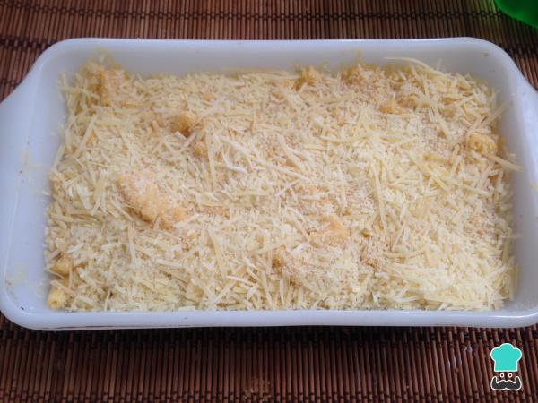 Receita de Macarrão gratinado com molho bechamel - Passo 5