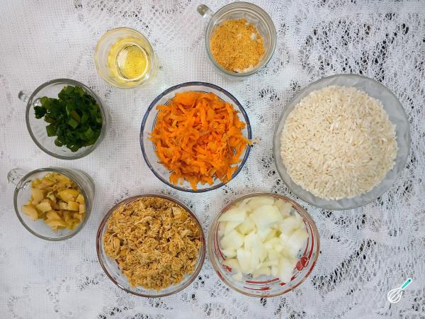 Receita de Arroz com cenoura e frango - Passo 1