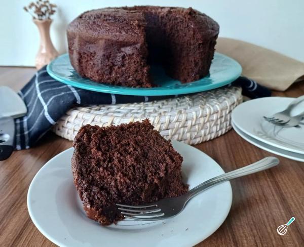 BOLO DE CHOCOLATE RÁPIDO E FÁCIL