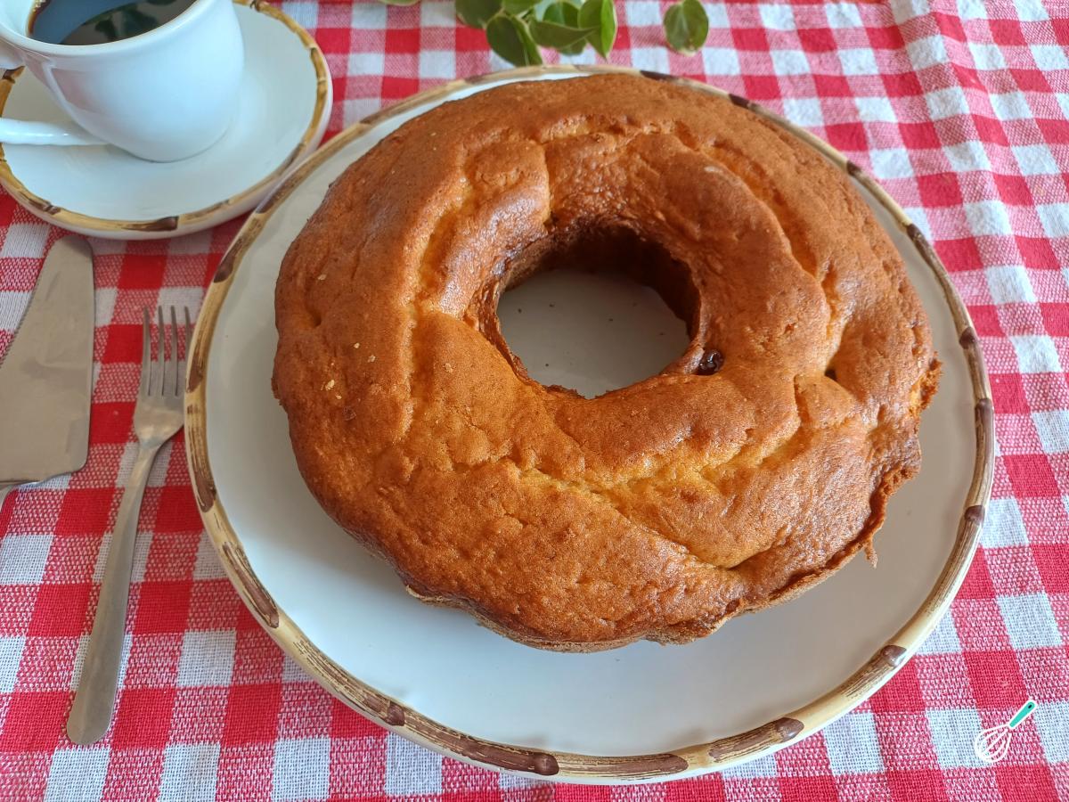 Receita de Bolo de requeijão com goiabada