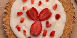 Torta de morango com bolacha maizena