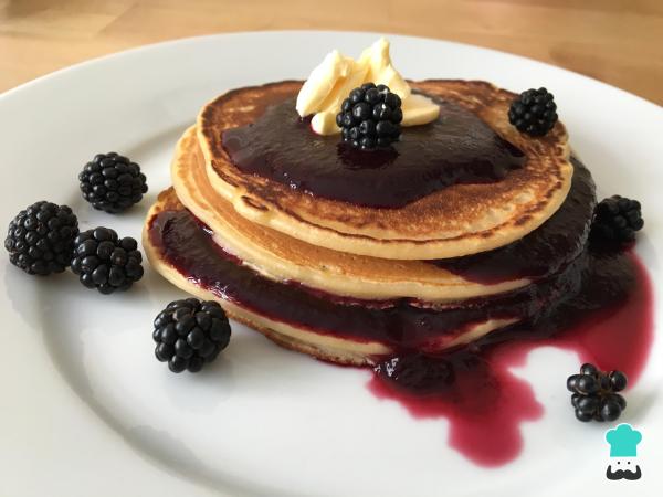 Receita de Panquecas com coulis de amoras