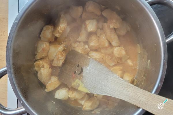 Receita de Strogonoff de frango com queijo - Passo 6