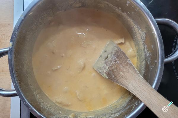 Receita de Strogonoff de frango com queijo - Passo 9