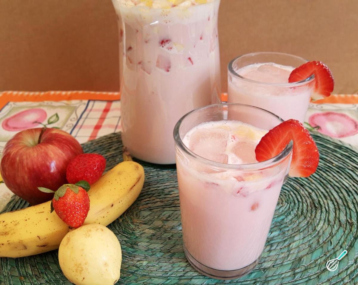 Vitamina de frutas com leite condensado