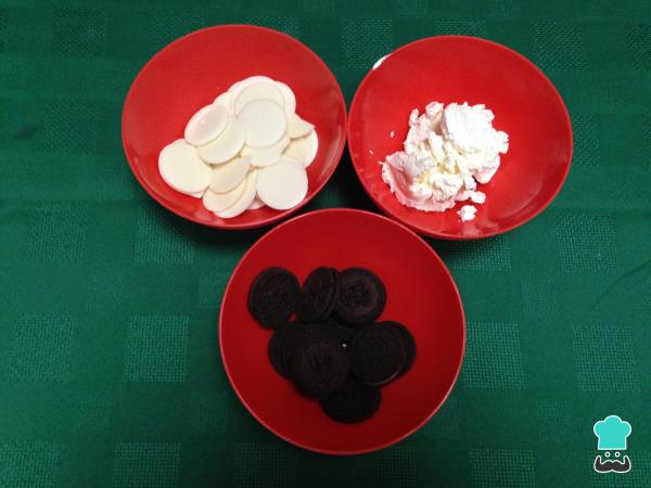 Receita de Bombons de Oreo - Passo 1