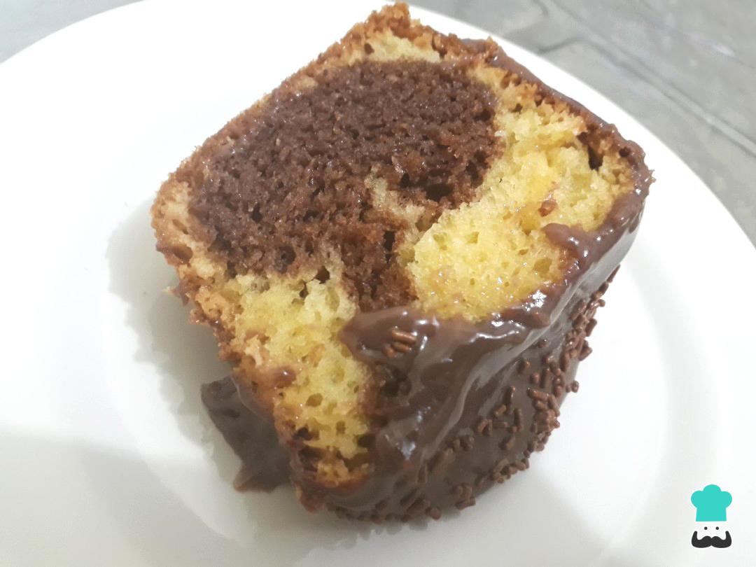 Receita de Bolo de Cenoura Fofinho - Easy and Delish