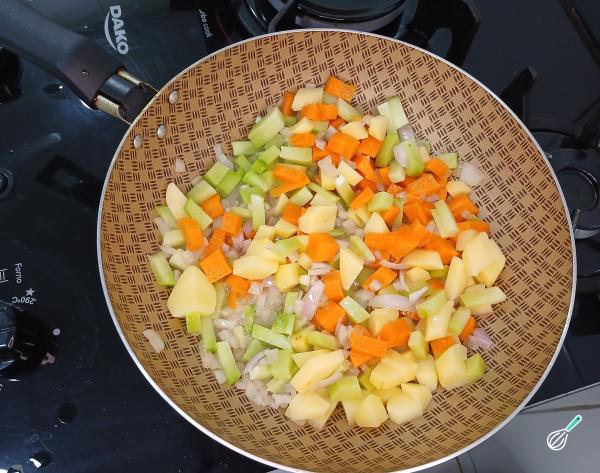 Receita de Jardineira de legumes - Passo 3