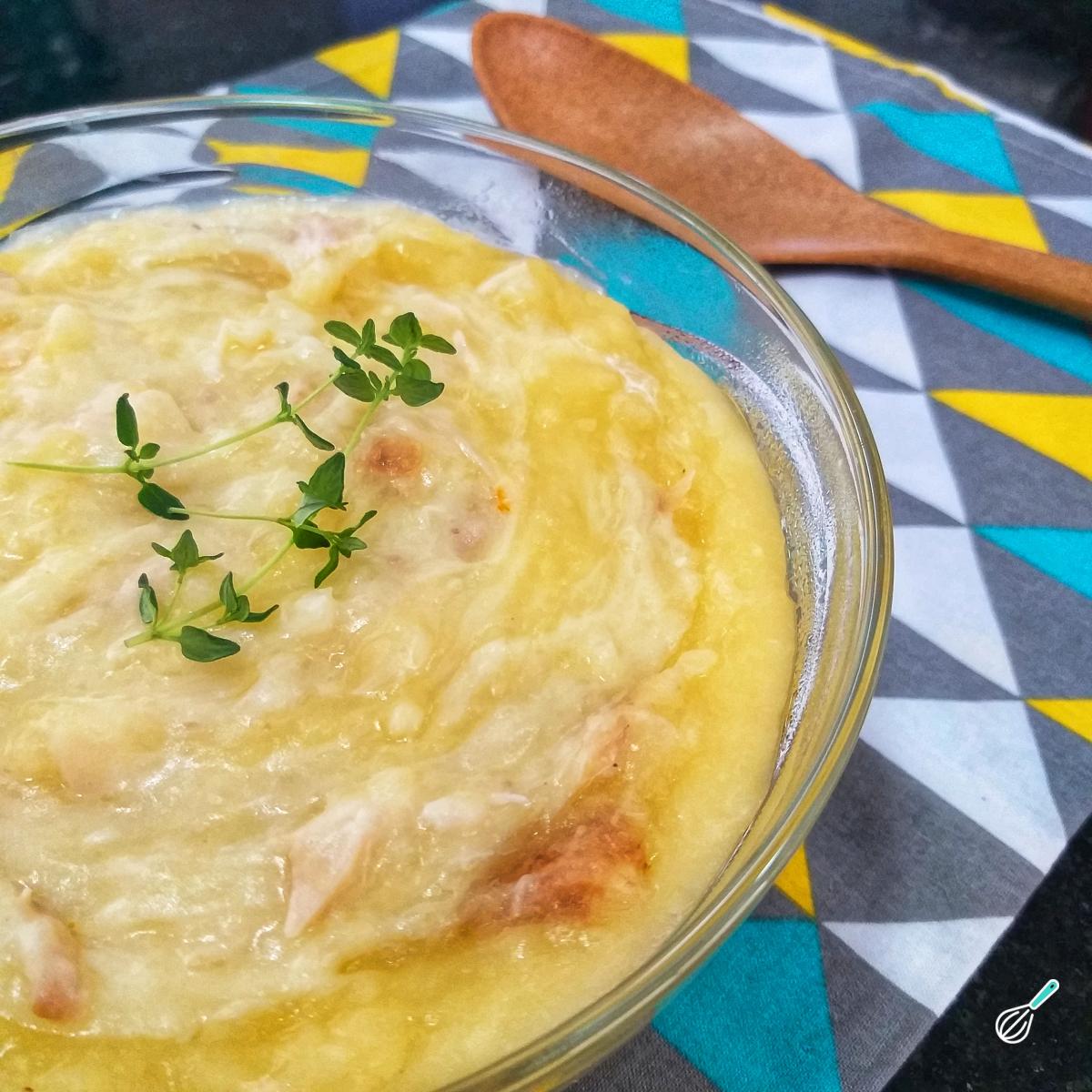 Receita de Caldo de mandioca com frango e creme de leite