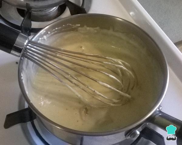 Receita de Torta de bacalhau enrolada - Passo 2