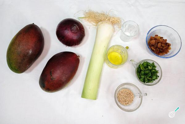 Receita de Salada de manga com cebola roxa - Passo 1