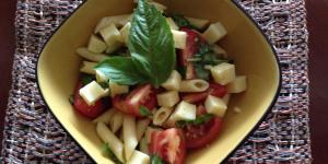 Receita de Salada de macarrão caprese