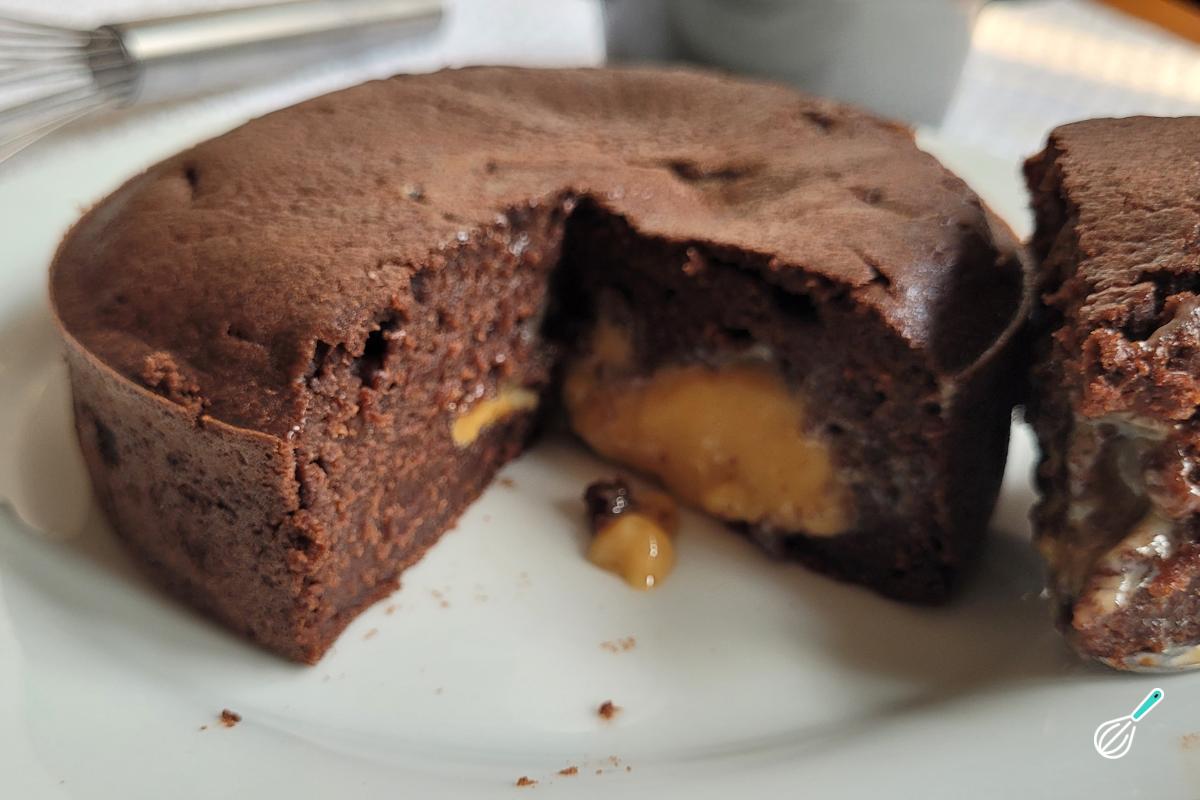 Receita de Bolo de chocolate que já sai recheado