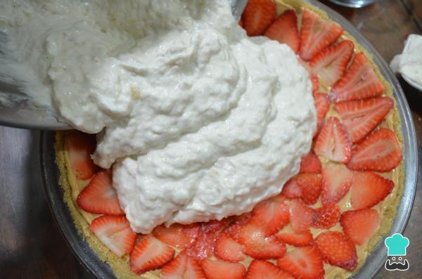 Receita de Torta de banana split - Passo 14
