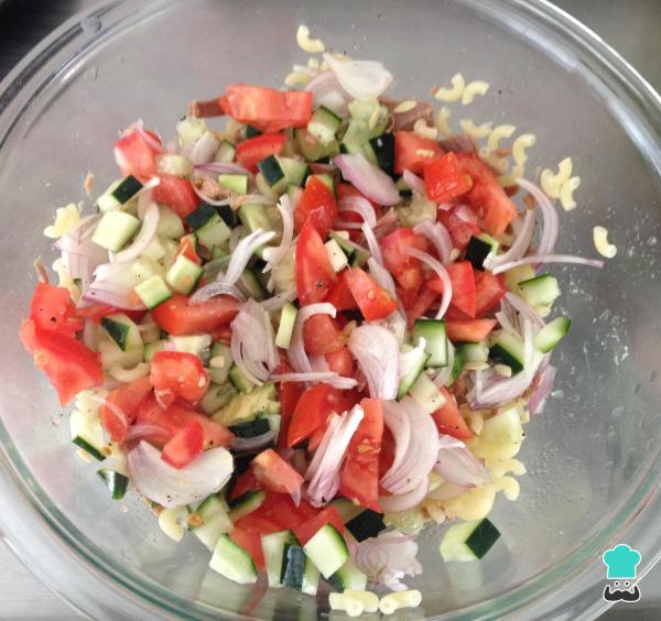 Receita de Salada de macarrão com atum - Passo 5