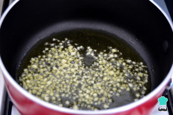 Receita de Farofa de Alho - Passo 2