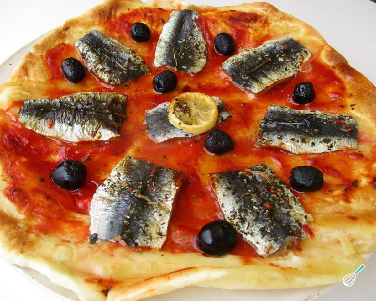 Receita de Pizza de sardinha com fermento de pão