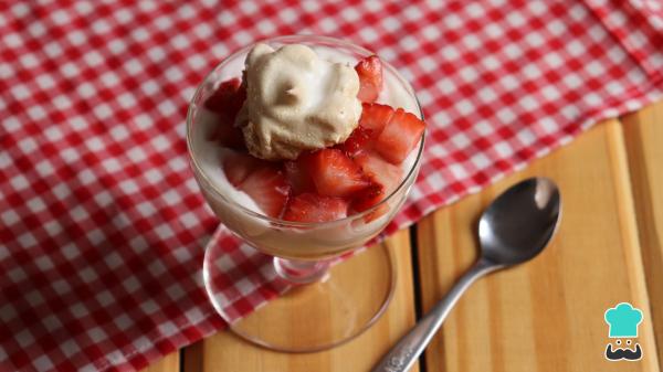 Receita de Sobremesa de morango e suspiro