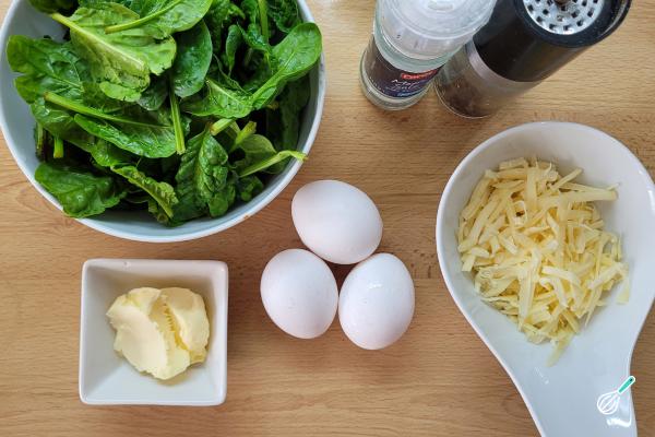 Receita de Omelete de espinafre e queijo - Passo 1