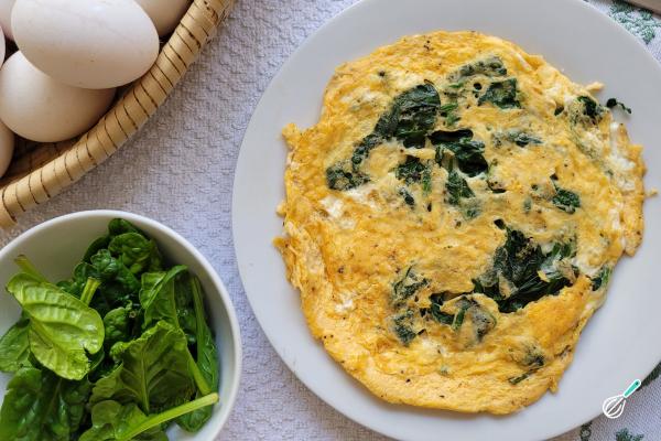 Receita de Omelete de espinafre e queijo - Passo 8