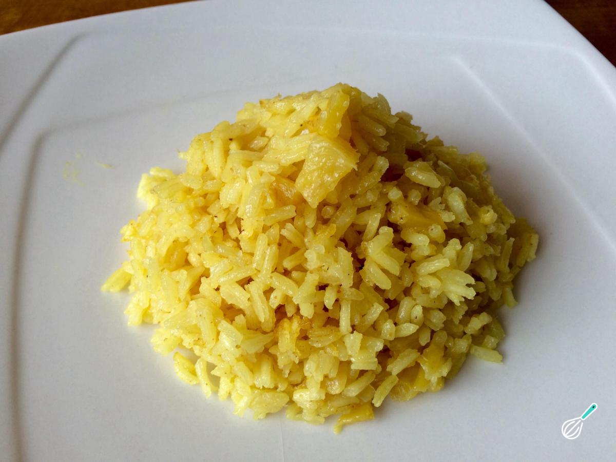 Receita de Arroz com abacaxi e caril