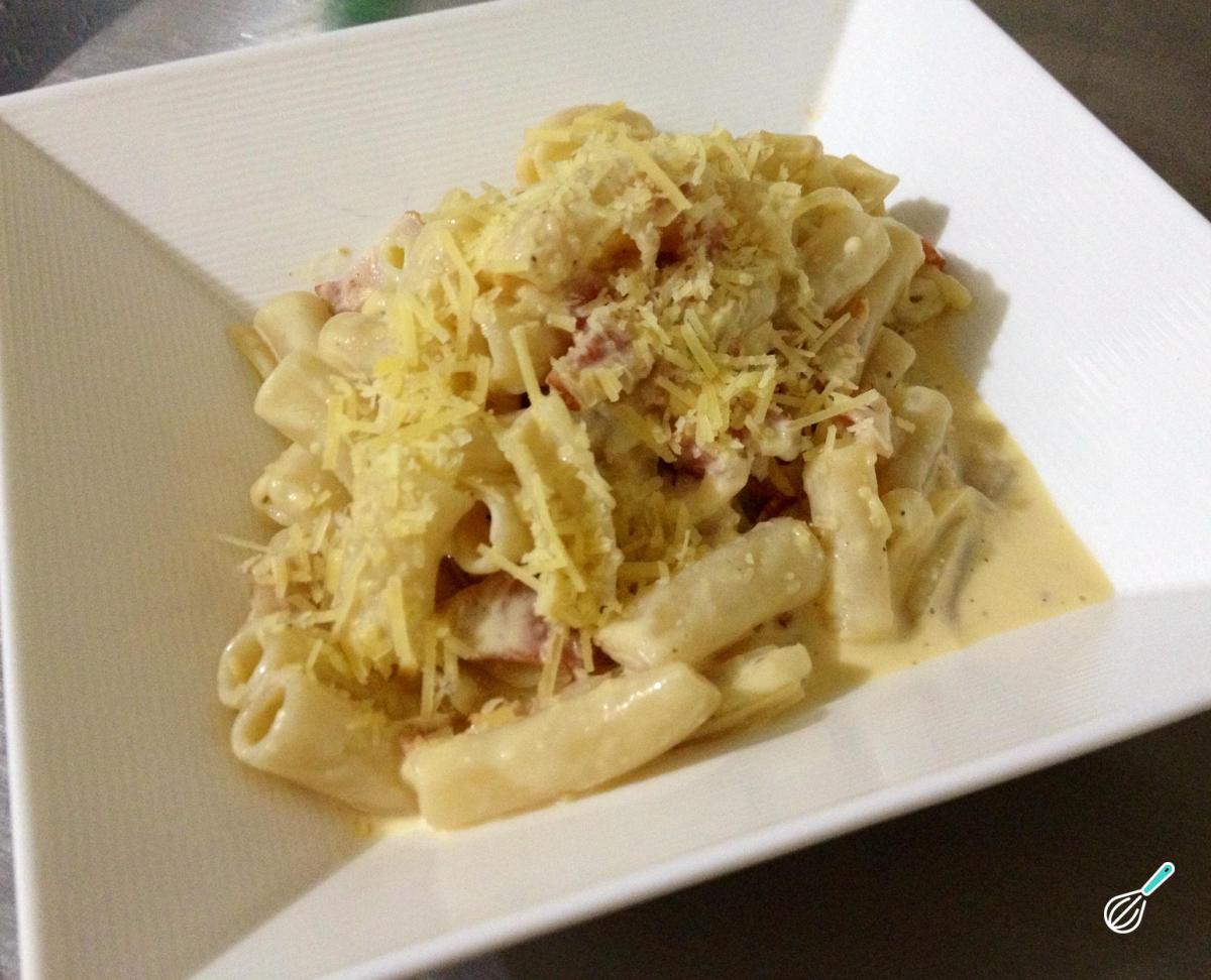 Receita de Macarrão à carbonara com cebola