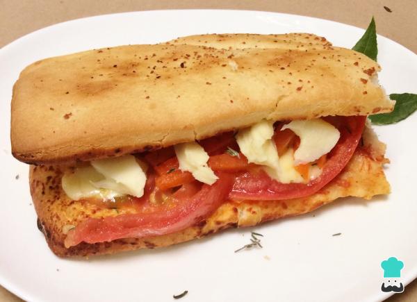 Receita de Sanduíche de focaccia com tomate