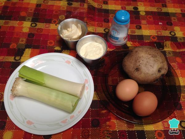 Receita de Torta caseira de alho-poró - Passo 1