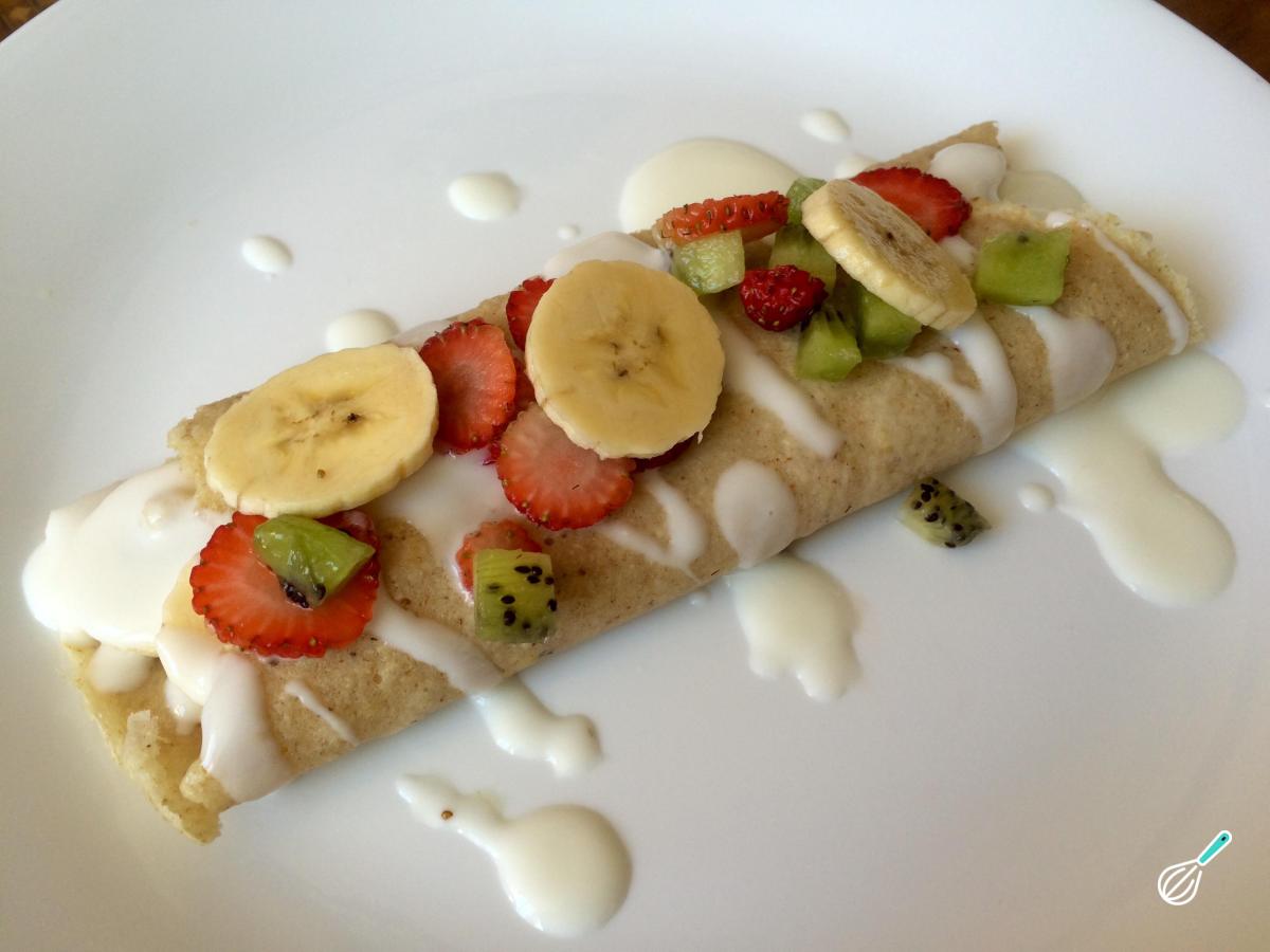 Receita de Crepe doce com frutas e iogurte