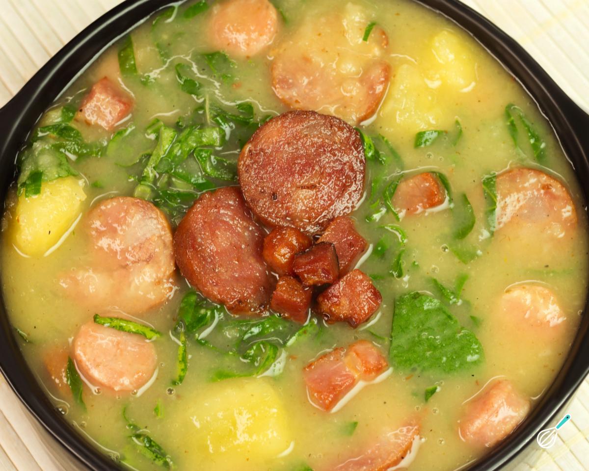 Receita de Caldo verde de mandioca