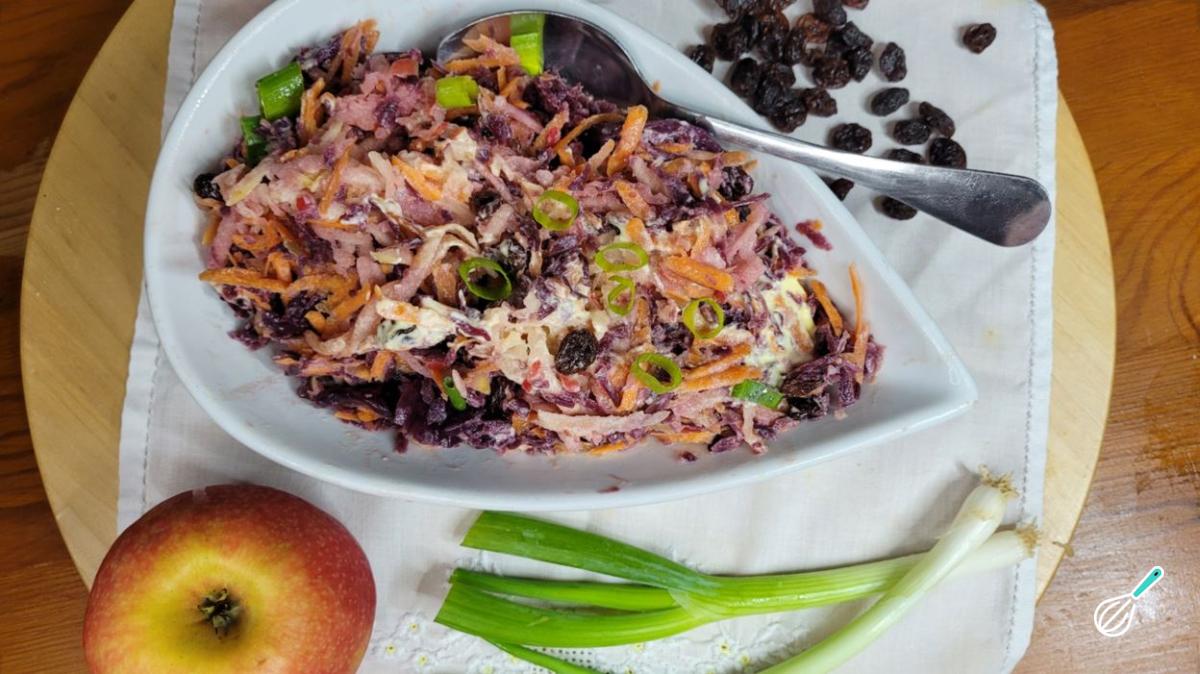 Receita de Salada de repolho com creme de leite e maçã