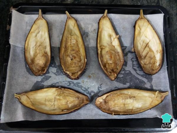 Receita de Berinjela recheada com carne moída no forno - Passo 5