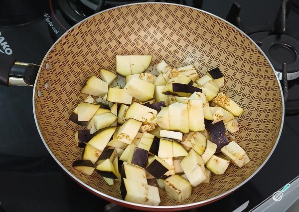 Receita de Arroz com berinjela - Passo 2
