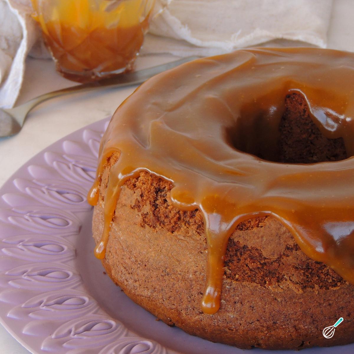 Receita de Bolo com calda de caramelo
