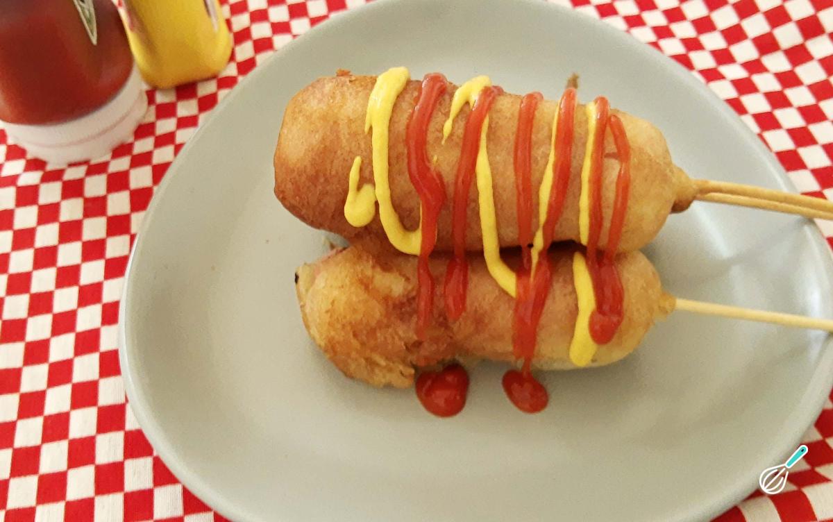 Receita de Espetinho de salsicha (corn dog)
