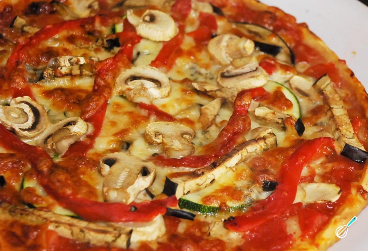 Receita de Pizza rápida de legumes e queijo