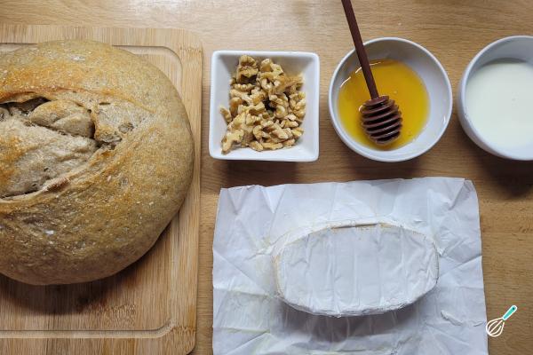 Receita de Queijo brie com mel e castanha - Passo 1